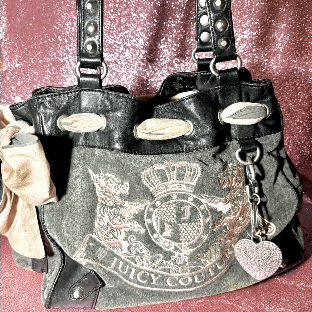 Original vintage juicy couture, gray, and pink daydreamer bag